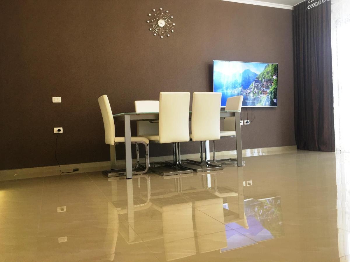 Royal Queen And King Luxury Apartment Sarandë Esterno foto